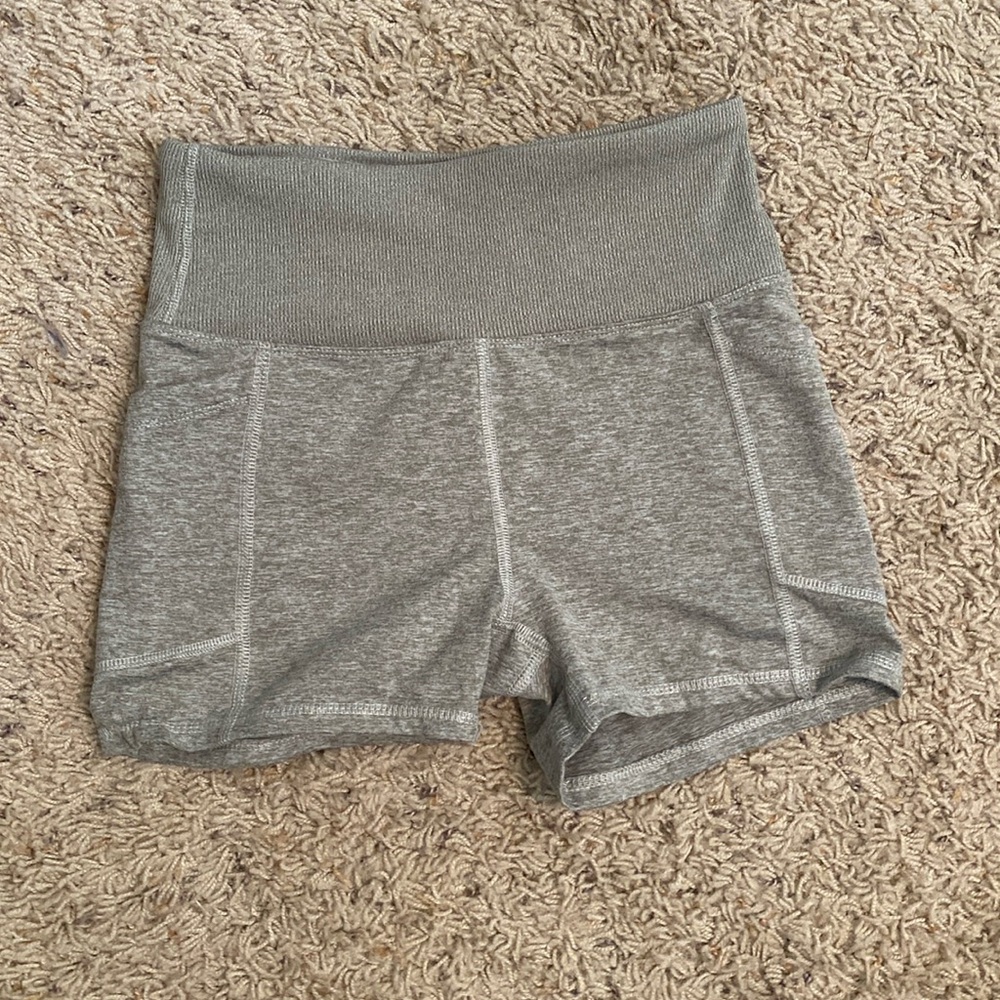 Zobha yoga booty shorts sz S